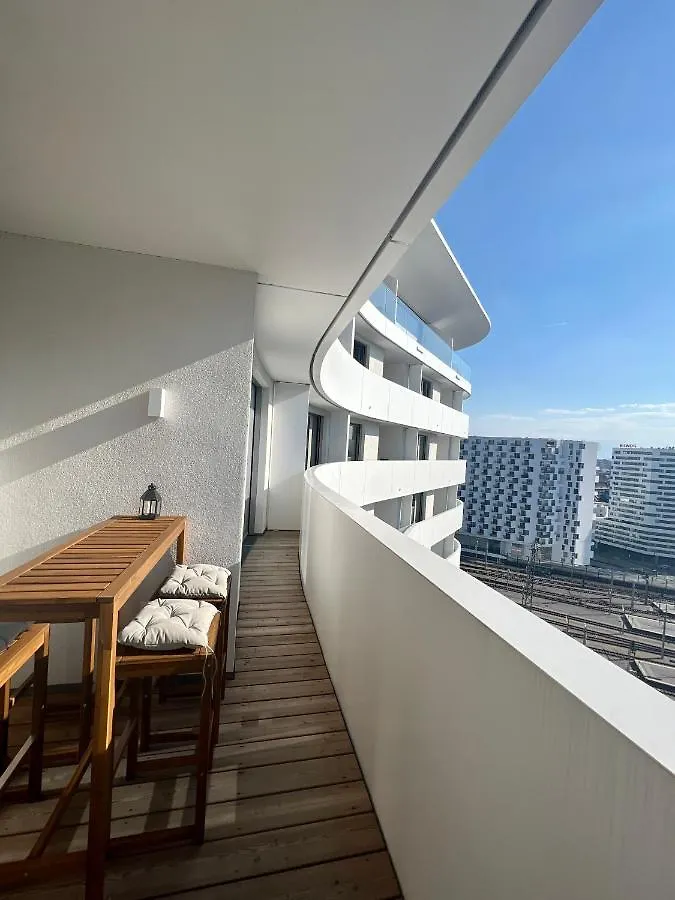 The View-16.13 Quartier Belvedere Vienna 0*,